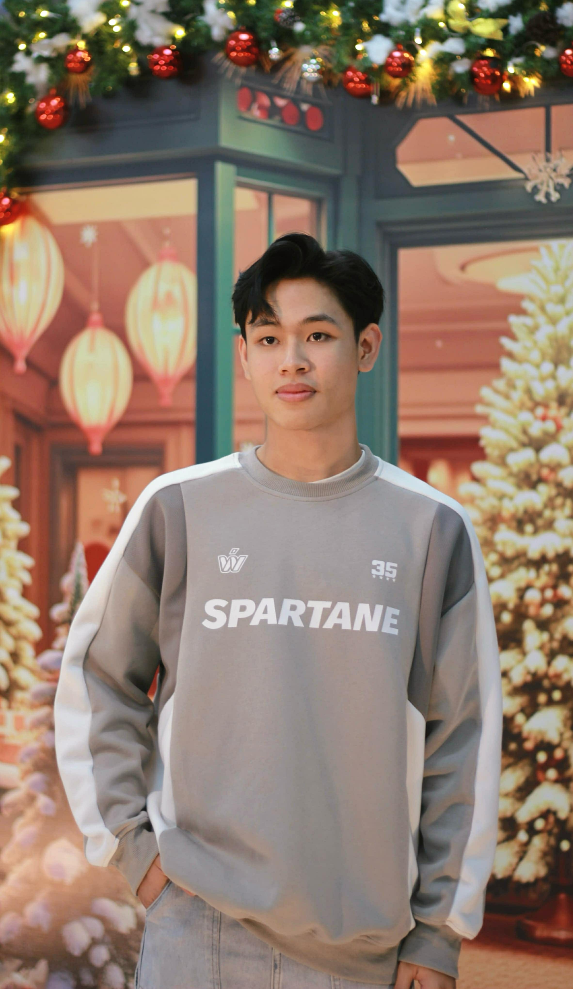 Em Nguyên giấu tên